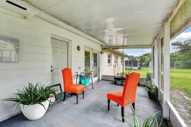 212 Mimosa Dr, Palatka, FL 32177