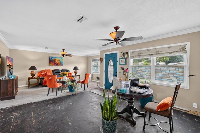 212 Mimosa Dr, Palatka, FL 32177
