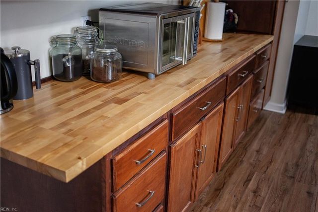 806 Carnation DR, Newport News, VA 23608