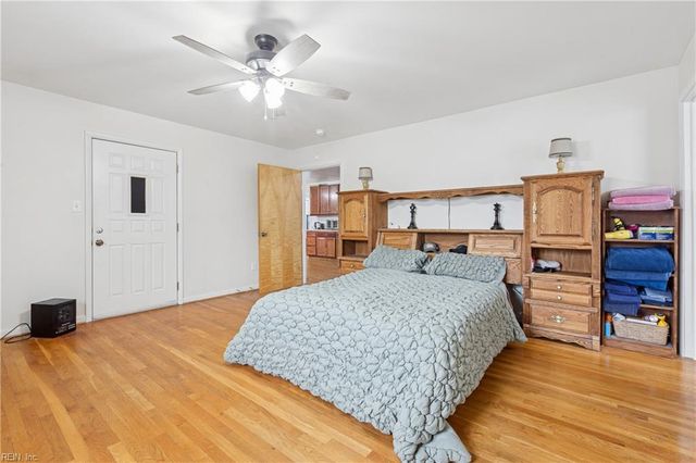 806 Carnation DR, Newport News, VA 23608