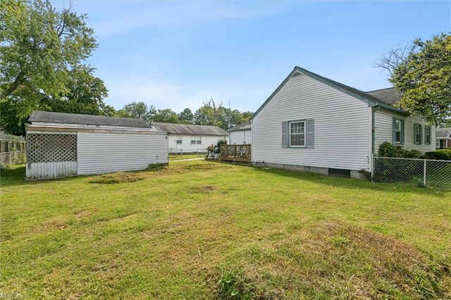 806 Carnation DR, Newport News, VA 23608