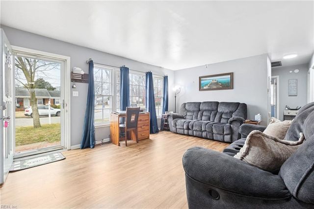 806 Carnation DR, Newport News, VA 23608