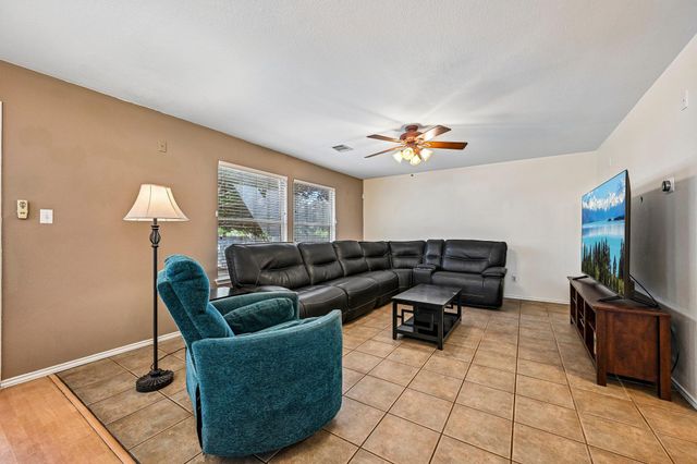 713 Johnny Bench, Round Rock, TX 78665