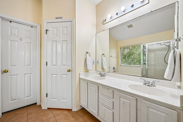 713 Johnny Bench, Round Rock, TX 78665