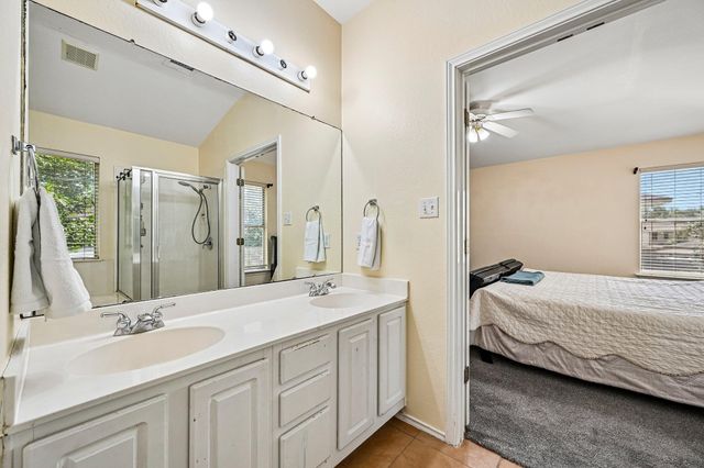 713 Johnny Bench, Round Rock, TX 78665