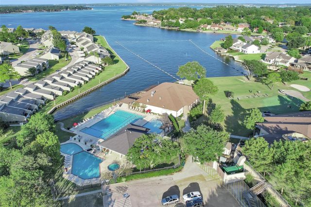 113 Dawns Edge Drive, Montgomery, TX 77356