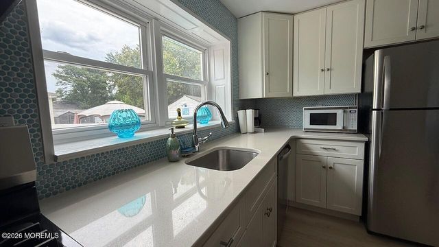 102 Victoria Place, Union Beach, NJ 07735