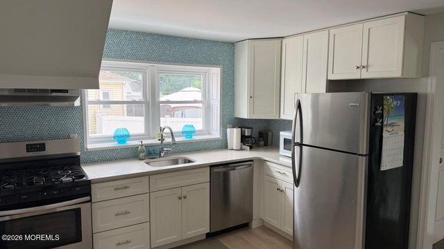 102 Victoria Place, Union Beach, NJ 07735