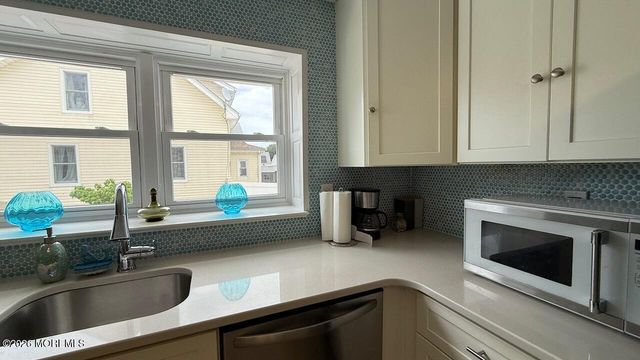 102 Victoria Place, Union Beach, NJ 07735
