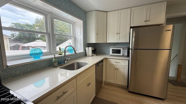 102 Victoria Place, Union Beach, NJ 07735