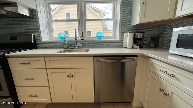 102 Victoria Place, Union Beach, NJ 07735