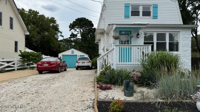 102 Victoria Place, Union Beach, NJ 07735