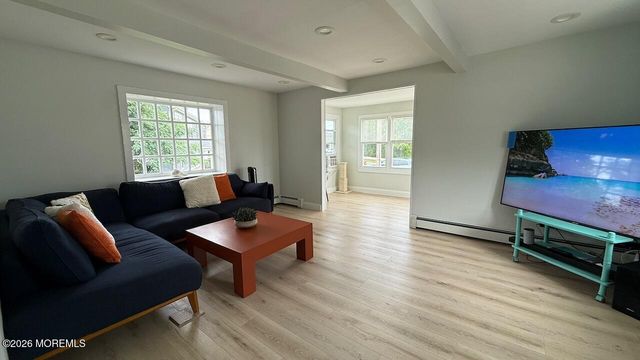 102 Victoria Place, Union Beach, NJ 07735