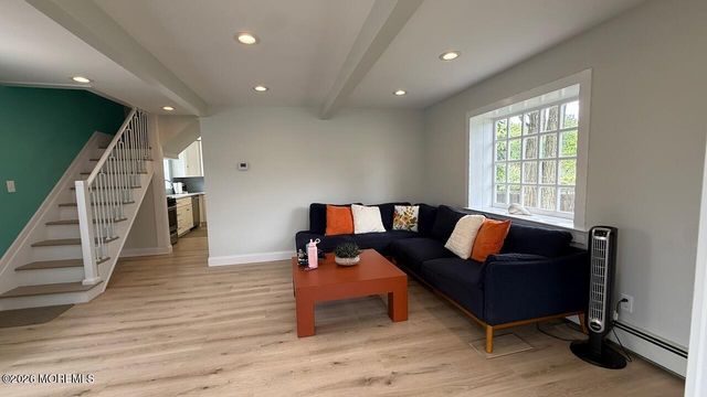 102 Victoria Place, Union Beach, NJ 07735