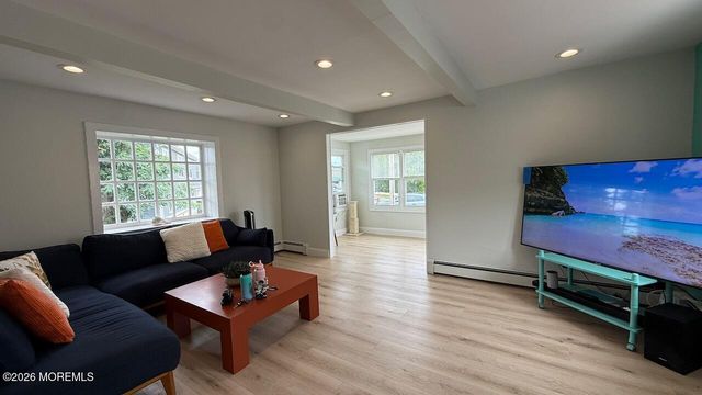 102 Victoria Place, Union Beach, NJ 07735