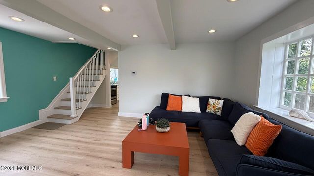102 Victoria Place, Union Beach, NJ 07735