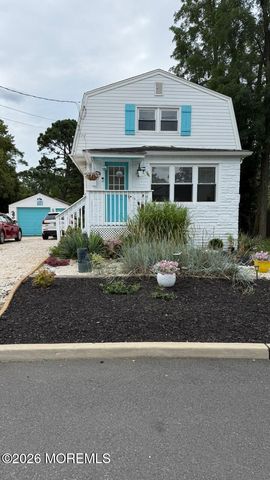 102 Victoria Place, Union Beach, NJ 07735