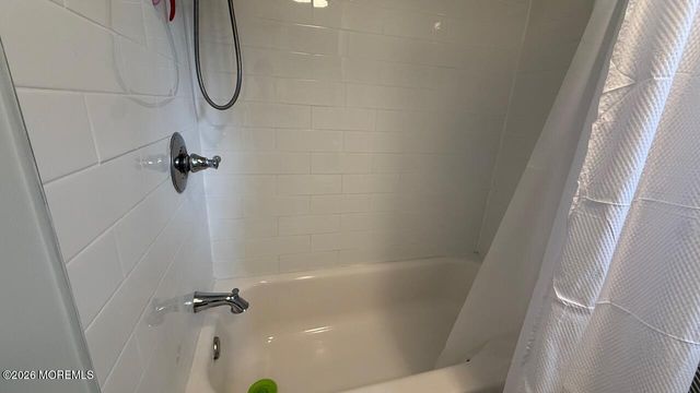 102 Victoria Place, Union Beach, NJ 07735