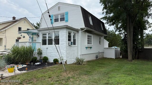 102 Victoria Place, Union Beach, NJ 07735