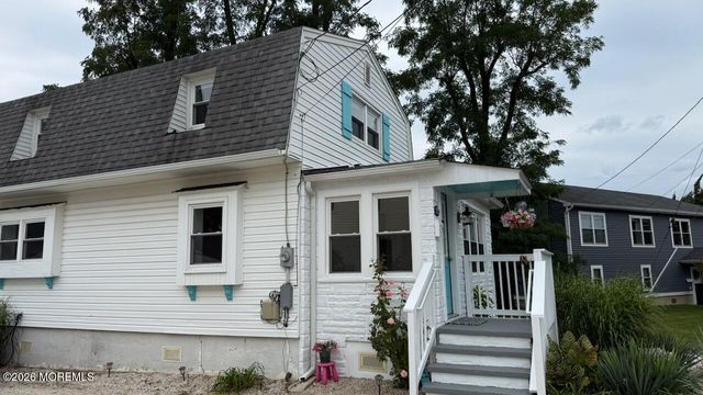 102 Victoria Place, Union Beach, NJ 07735