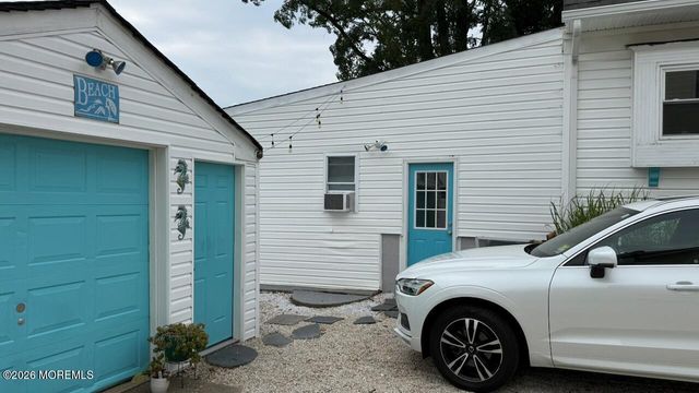 102 Victoria Place, Union Beach, NJ 07735