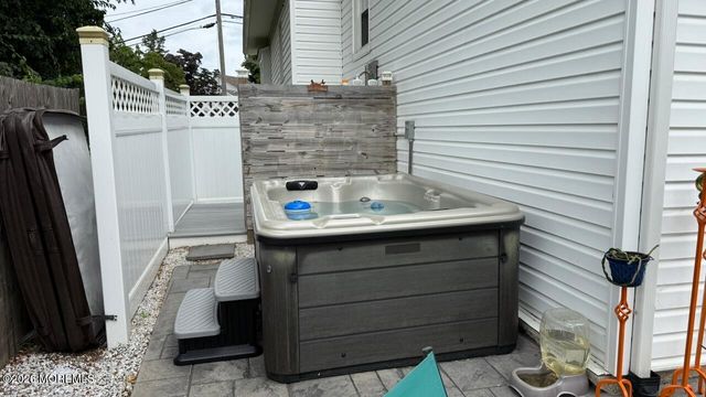102 Victoria Place, Union Beach, NJ 07735