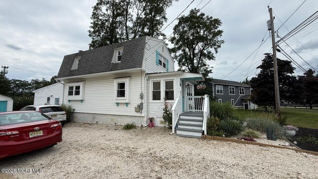 102 Victoria Place, Union Beach, NJ 07735