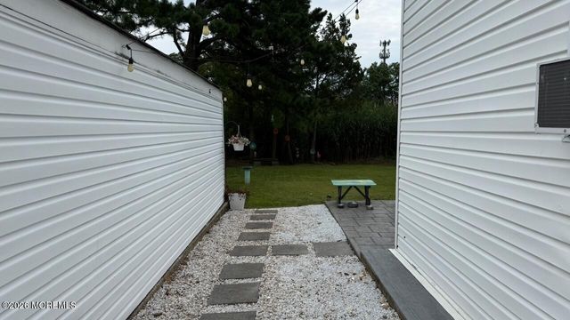 102 Victoria Place, Union Beach, NJ 07735