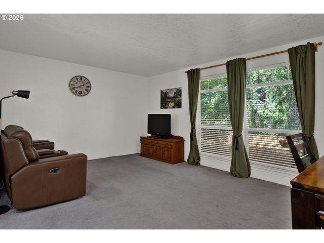 5167 HILLTOP Dr, Florence, OR 97439