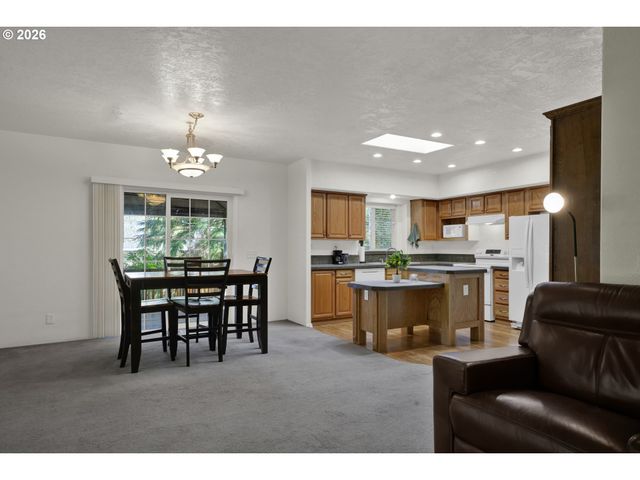 5167 HILLTOP Dr, Florence, OR 97439