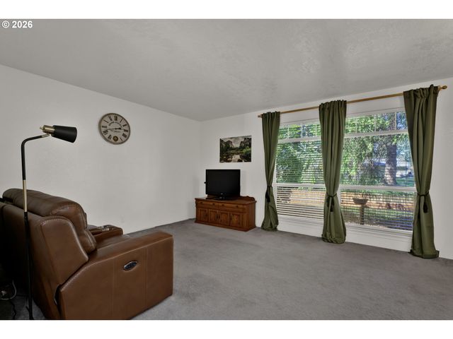 5167 HILLTOP Dr, Florence, OR 97439