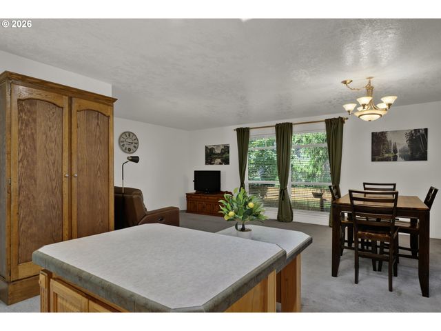 5167 HILLTOP Dr, Florence, OR 97439