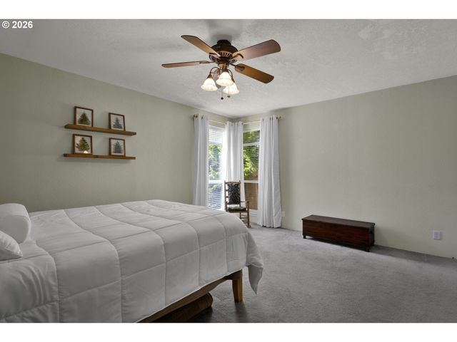 5167 HILLTOP Dr, Florence, OR 97439