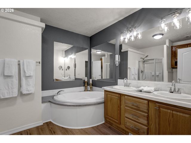 5167 HILLTOP Dr, Florence, OR 97439