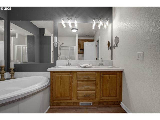 5167 HILLTOP Dr, Florence, OR 97439