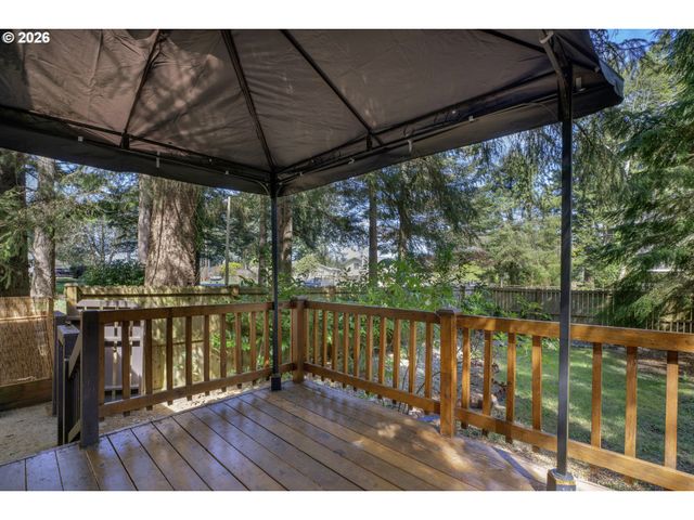 5167 HILLTOP Dr, Florence, OR 97439