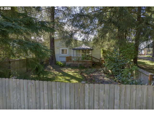 5167 HILLTOP Dr, Florence, OR 97439
