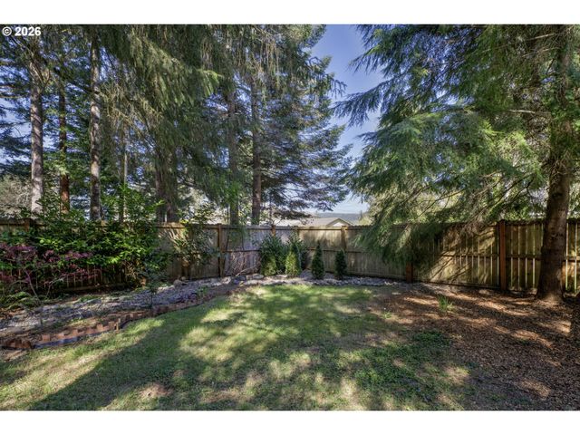 5167 HILLTOP Dr, Florence, OR 97439