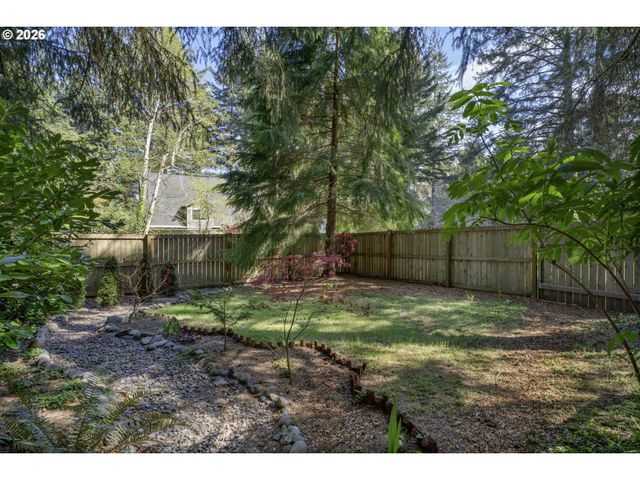 5167 HILLTOP Dr, Florence, OR 97439