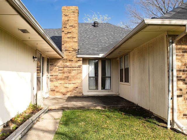 2405 Country Valley Road, Garland, TX 75041