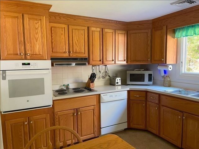 20 Winthrop St, West Boylston, MA 01583