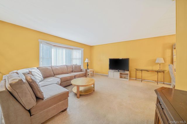 126 W 3rd Street, Deer Park, NY 11729