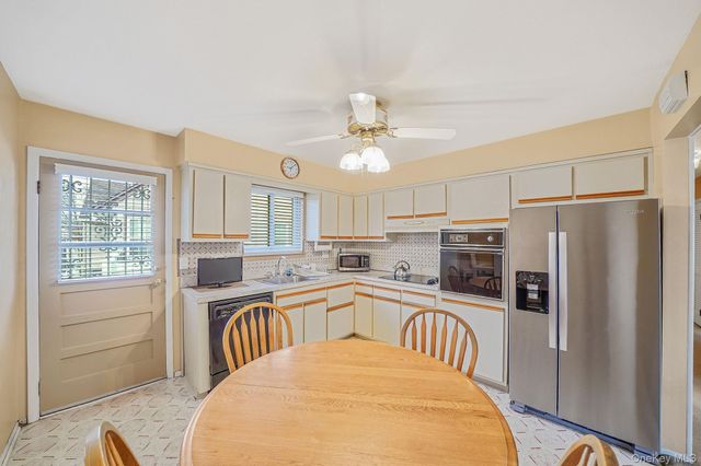 126 W 3rd Street, Deer Park, NY 11729