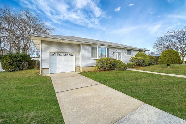 126 W 3rd Street, Deer Park, NY 11729