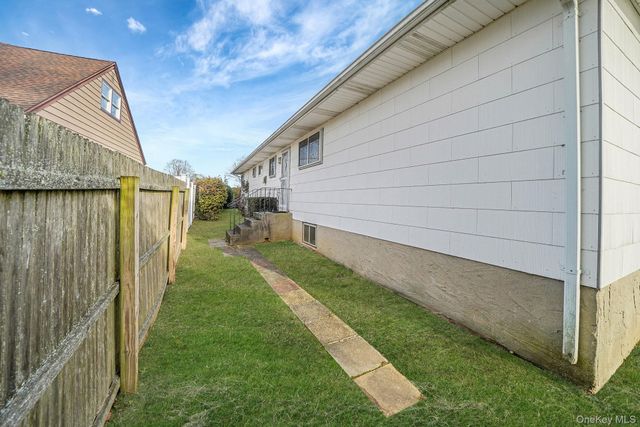 126 W 3rd Street, Deer Park, NY 11729