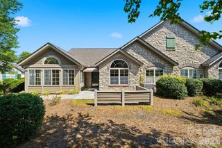808 Wynnshire Drive B, Hickory, NC 28601