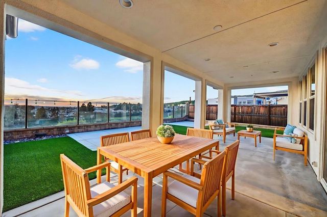 894 Camino Cantera, Chula Vista, CA 91913