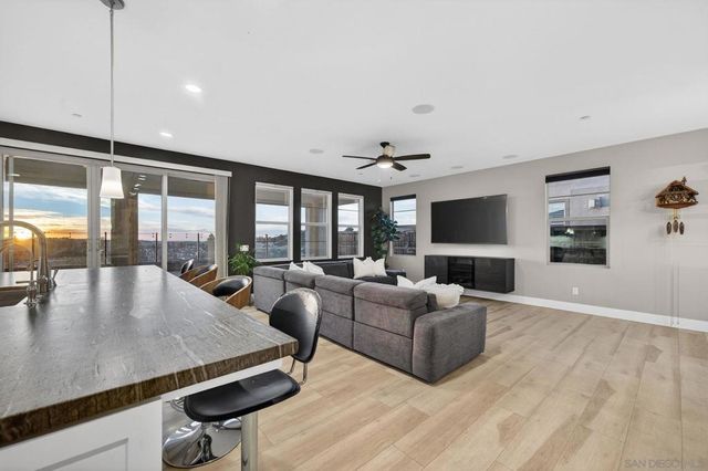 894 Camino Cantera, Chula Vista, CA 91913