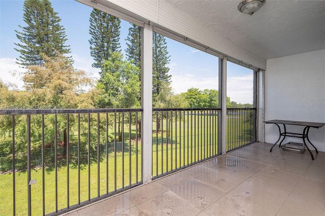 3150 W Rolling Hills Cir 307, Davie, FL 33328