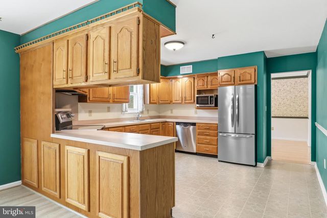 3901 POST DR, Bethlehem, PA 18017